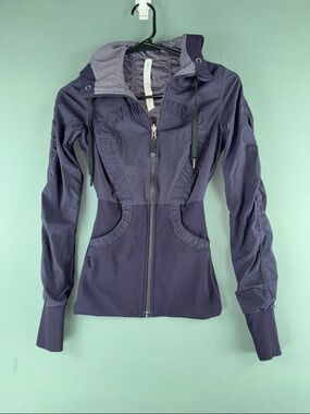 Lululemon Women’s Reversible Dance Studio Hooded Zip Jacket - Dark Purple/Plum